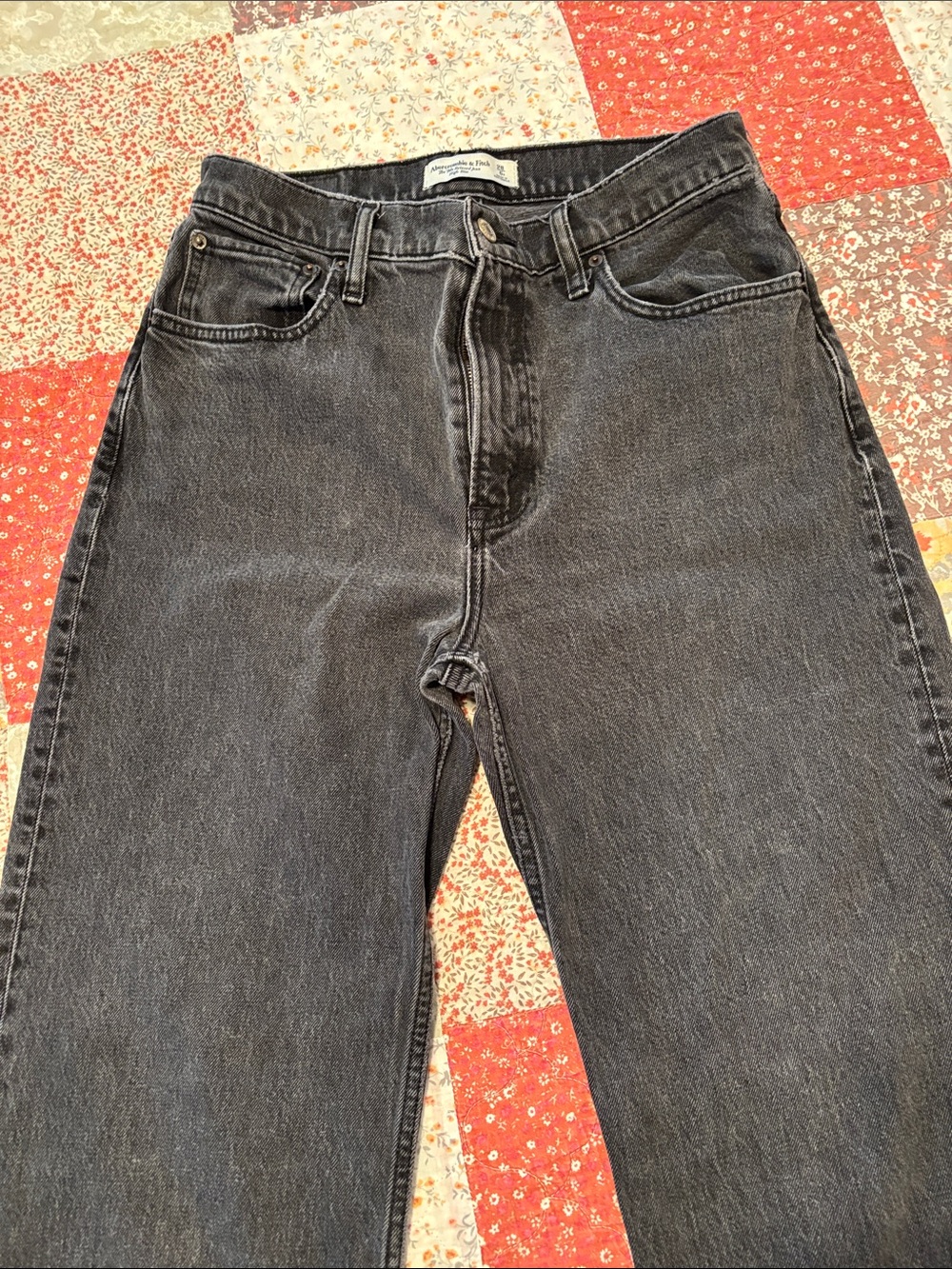 ABERCROMBIE & FITCH 90’s RELAXED HIGH RISE JEANS in BLACK Size 28/6R